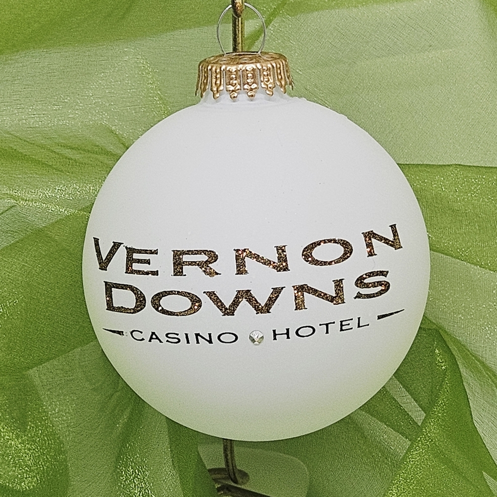 Vernon Downs Casino Hotel Glass Christmas Tree Ornament *Rare*